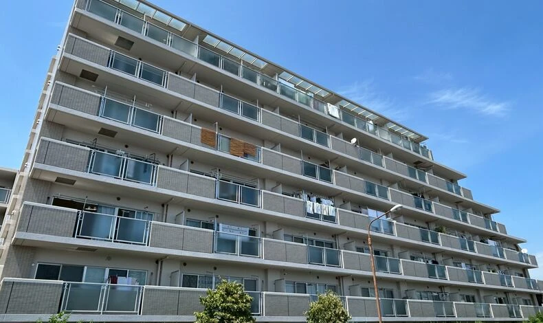 画像32360：グラン・コート保土ヶ谷マンション　みなとみらいを一望する開放感。緑と笑顔に包まれる、横浜・保土ヶ谷の暮らし。