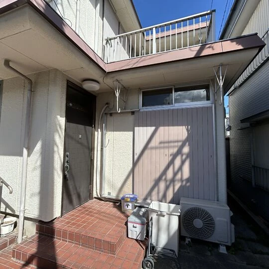 T-HOUSE